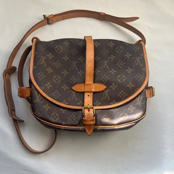 Louis Vuitton Crossbody - Picture 1 of 8